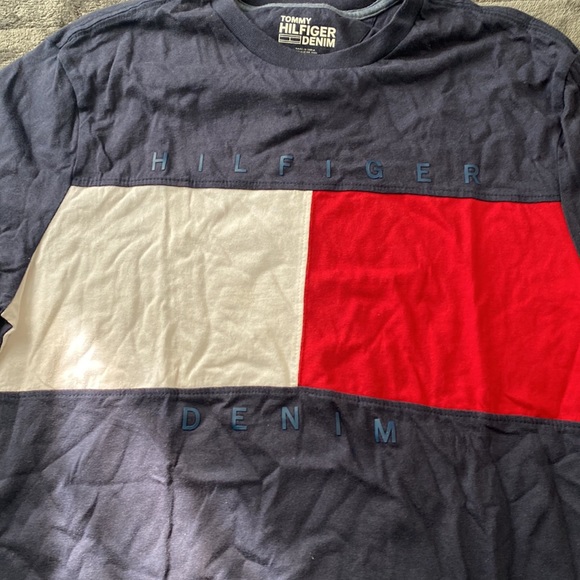 Tommy Hilfiger t shirt - Picture 2 of 4